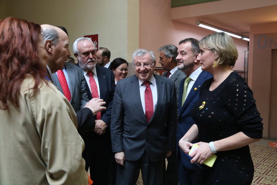 Health minister Alba Vergés with members of the diplomatic community in Barcelona on February 11, 2020 (by Elisenda Rosanas)